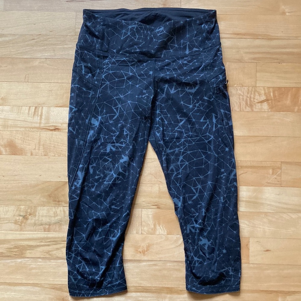 Lululemon Athletica Gray Capri Cropped Pants 2010s
